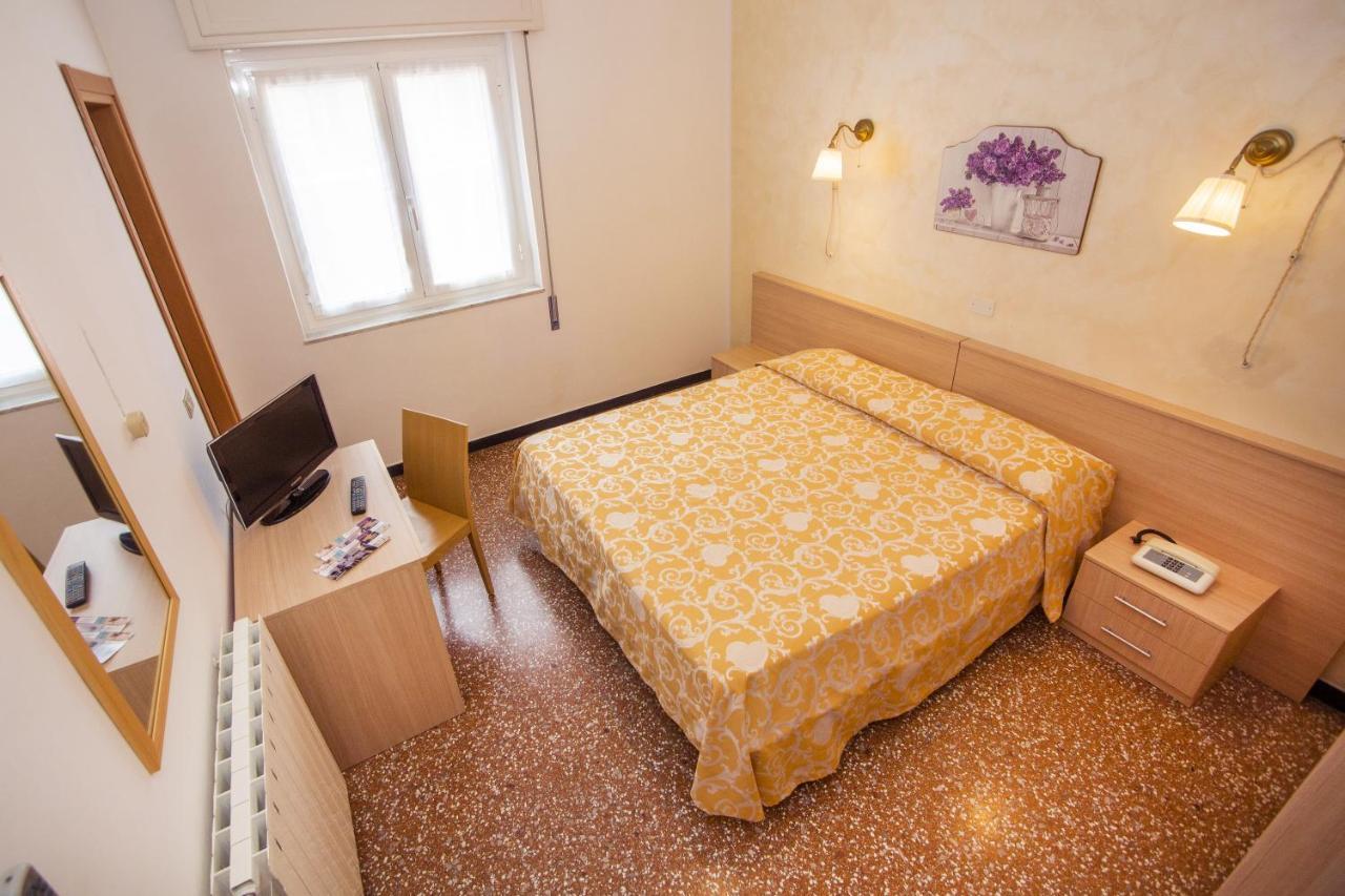 B&B Hotel Costa Azzurra Spotorno Exterior photo